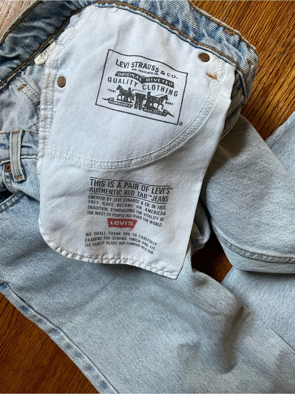 Levi's Light Blue Straight Leg Jeans - Women